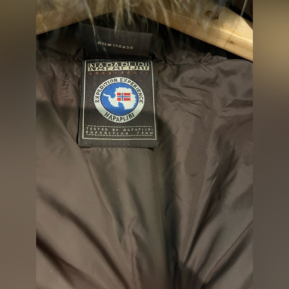 Napapijri Field Down Vest Brown Removable Fur Hood with Patches Sz S - Picture 10 of 16